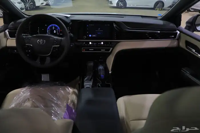 كامري LE فتحة بنزين 2025 جديد ابيض 9