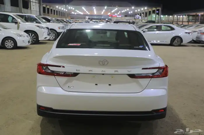 كامري LE فتحة بنزين 2025 جديد ابيض 5