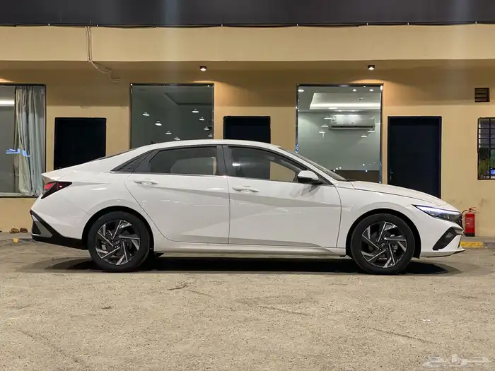 النترا 2025 كمفورت ابيض ( اصفار) 7