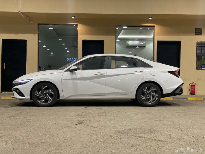 النترا 2025 كمفورت ابيض ( اصفار) 2