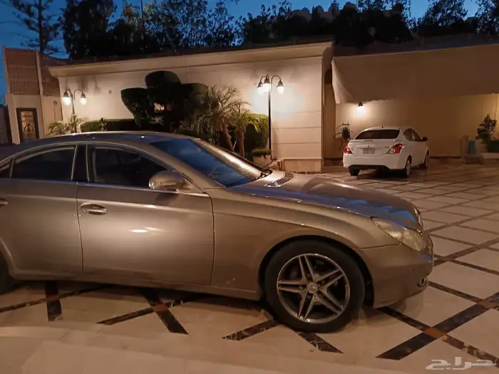 مرسيدس CLS 500 موديل 2005 خالية من الحوادث جاهزة للسفر 2
