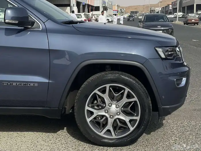 جراند شروكي 2021 لمتيد شبة جديد مخزن 1