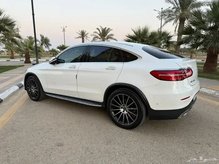 مرسيدس GLC300 موديل 2019 للبيع 3