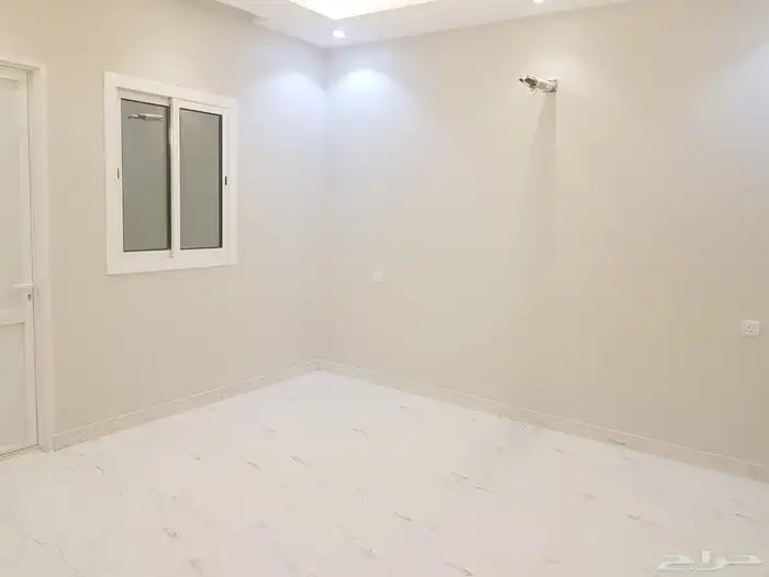 شقه للايجار 3 غرف مدخل خاص حي اللؤلؤ جده 4