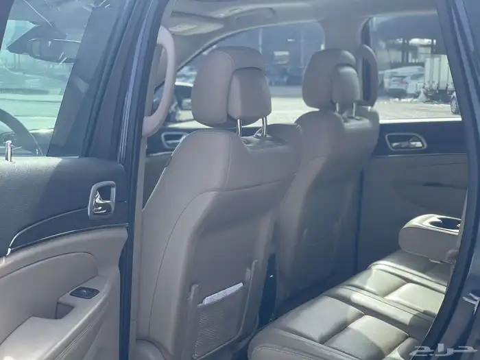 جراند شروكي 2021 لمتيد شبة جديد مخزن 5