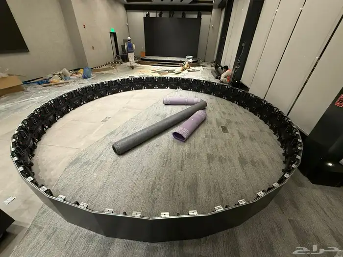 شاشات تفاعلية طولية وعرضية للبيع واجار و شاشات LED 12