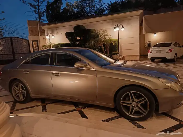 مرسيدس CLS 500 موديل 2005 خالية من الحوادث جاهزة للسفر 1
