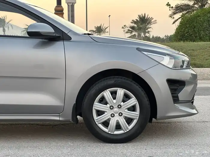 كيا ريو عداد 40 الف 13
