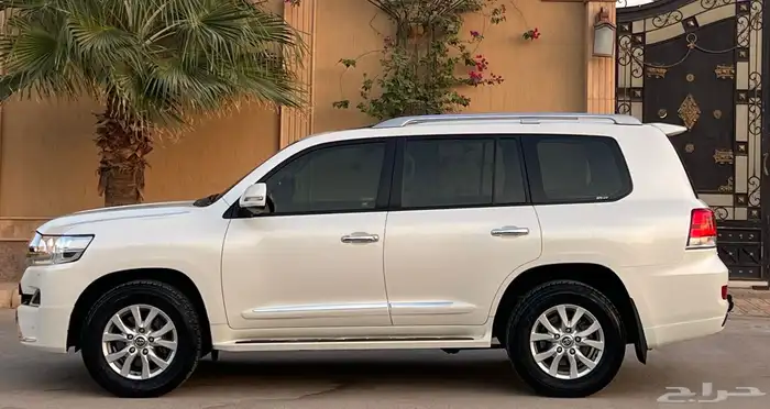 تويوتا لند كروز سعودي 7