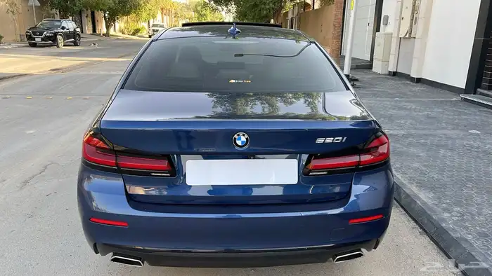 بي ام دبليو 520i سعودي ناغي تحت الضمان موديل 2022 7