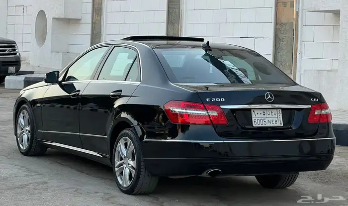 مرسيدس E200 2011 (بحالة ممتازة) 7