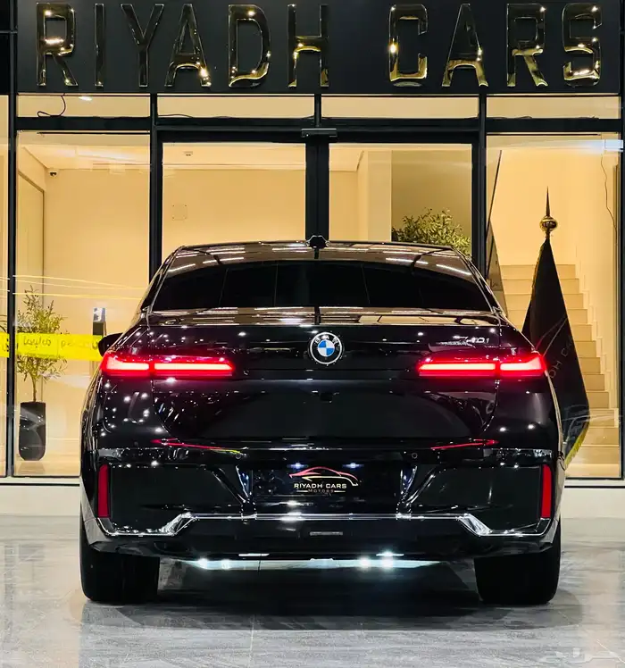 بي ام دبليو 740 موديل 2023 فل كامل اعلي فئة 5