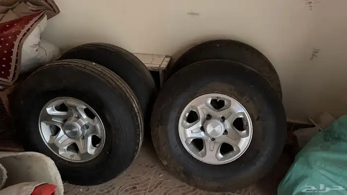 جنوط رفرف مع كفرات بالون 0