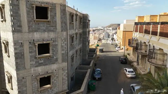 عمارة عظم للبيع في حي المروج ابها - فيلا وأربع شقق 3 واجهات 1