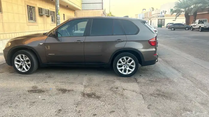 BMW X5 2011 1