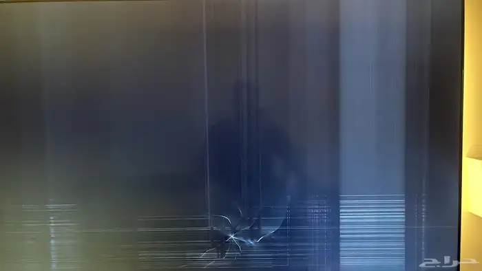 شاشة تليفزيون 65 سمارت بها كسر بالشاشة للبيع سكراب 3