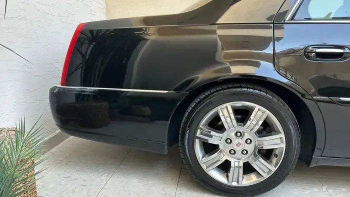 كاديلاك dts 2011 1