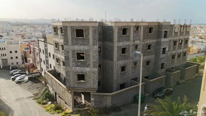 عمارة عظم للبيع في حي المروج ابها - فيلا وأربع شقق 3 واجهات 0