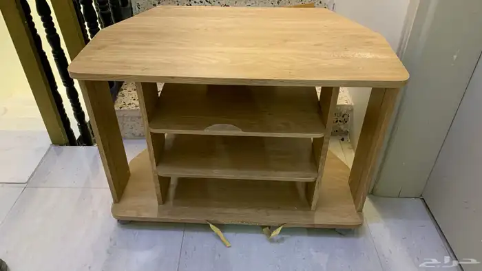 طاولة متحركة 0