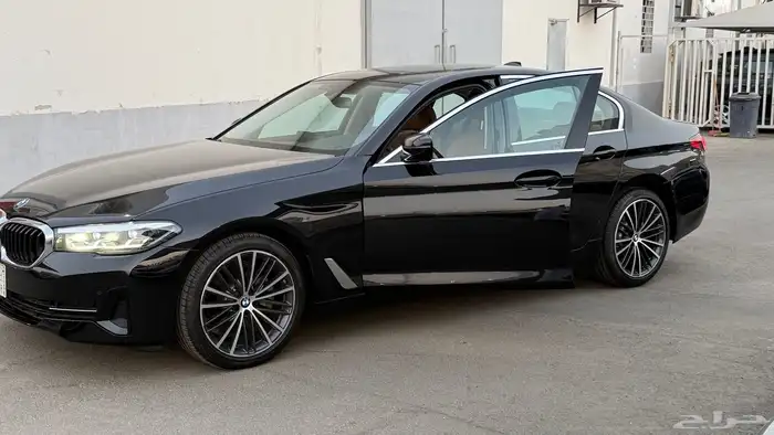 bmw 520i 2023 سيارة نظيفة بسعر خاص 8