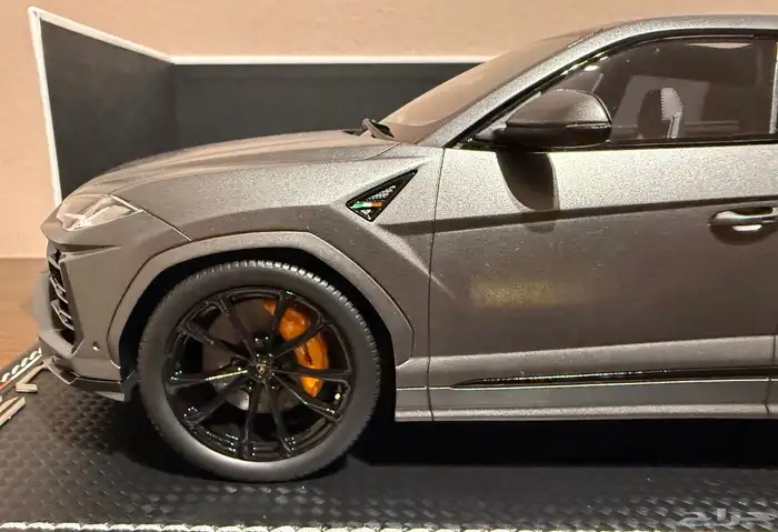 مجسم سيارة 1 18 لامبرجيني اورس Lamborghini Urus 10