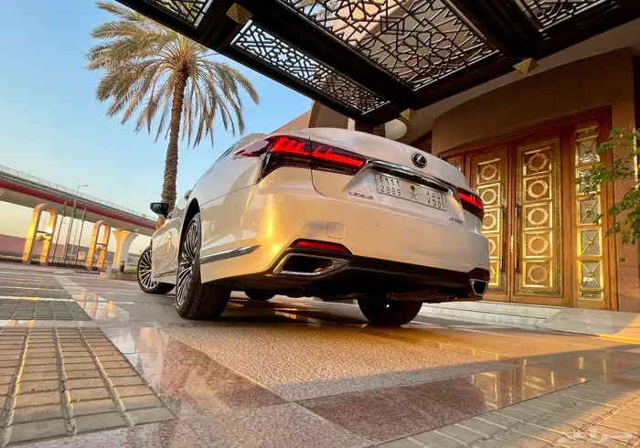 للبيع لكزس LS350 سعودي مالك اول 2024   AA 11