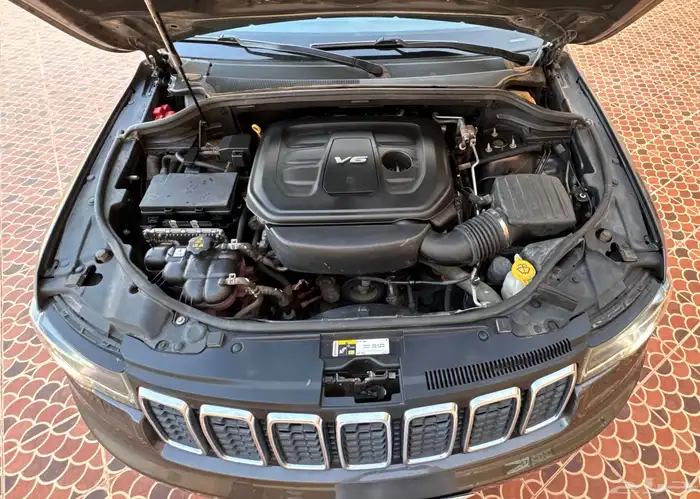 جيب جراند شيروكي 12