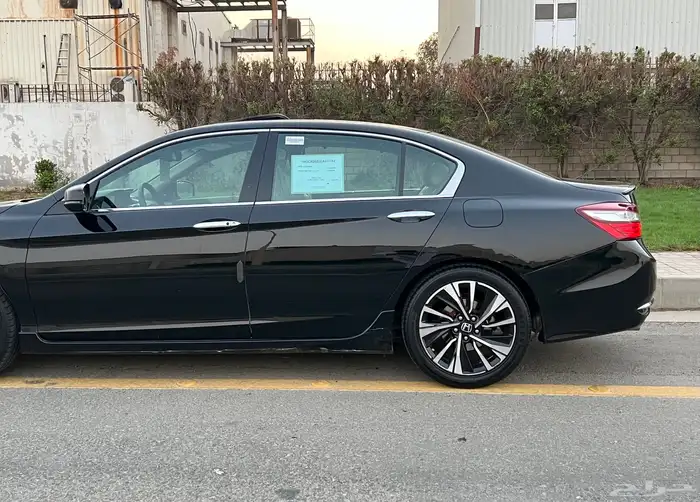 هوندا اكورد 2016 فل كامل V6 نظيفة جدا 7