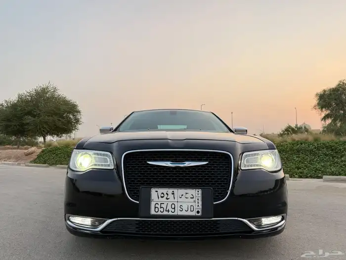 كرايسلر C300-2017 نظيف 26