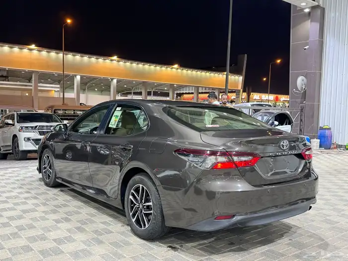 كامري 2021 بني للبيع 4