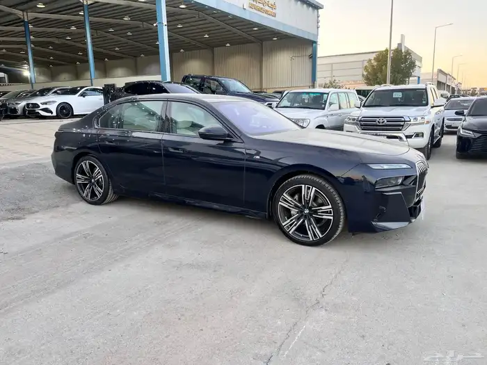 بي ام دبليو 735 موديل 2026 3