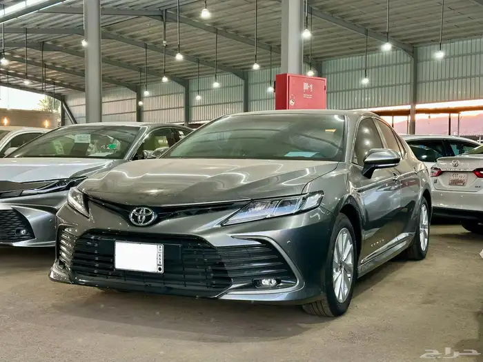 كامري تيتانيوم بنزين GLE العداد ( 2840 كيلو فقط ) موديل 2024 3