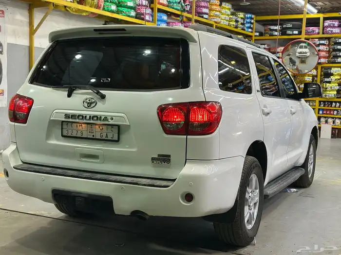 تويوتا سكويا2013قمه النضافه 1