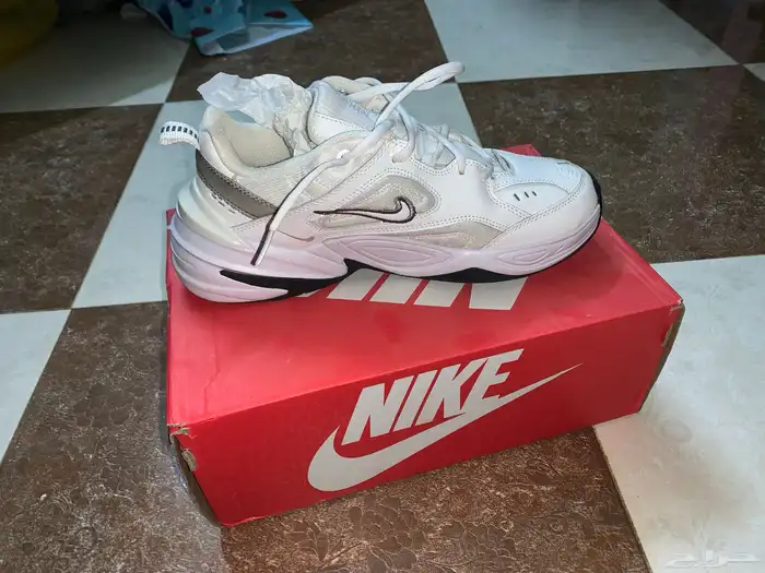 جزمه نايك ابيض مقاس 42 (M2K TEKNO) 1