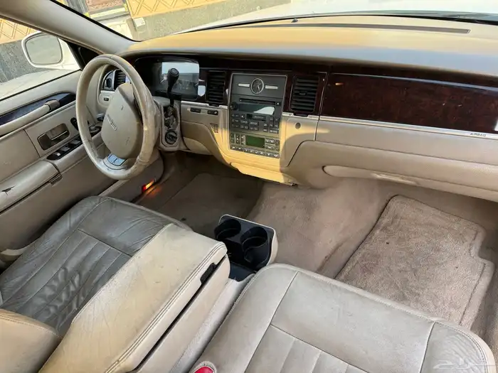 لنكن تاون كار 2010 lincoln town car 2010 6