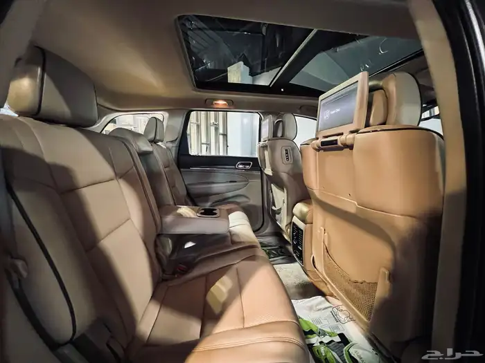 شيروكي اوفر لاند 2015 بحاله ممتازه 16