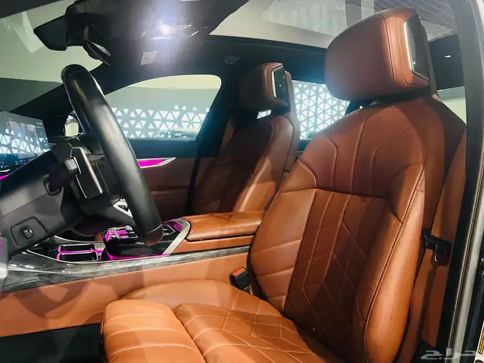 بي ام دبليو 740 موديل 2023 فل كامل اعلي فئة 10