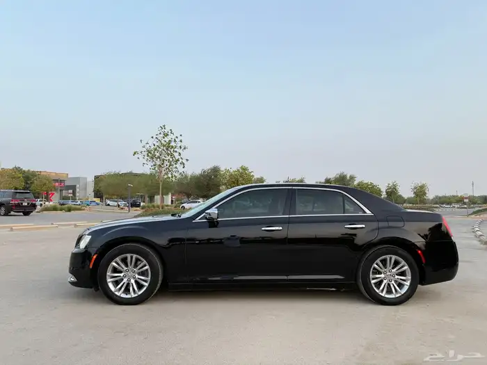 كرايسلر C300-2017 نظيف 19