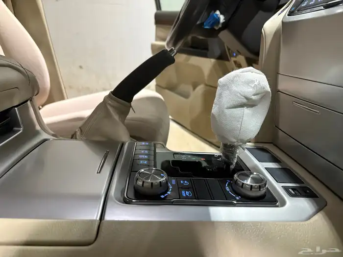 جيب لاندكروزر 2018 ديزل 35