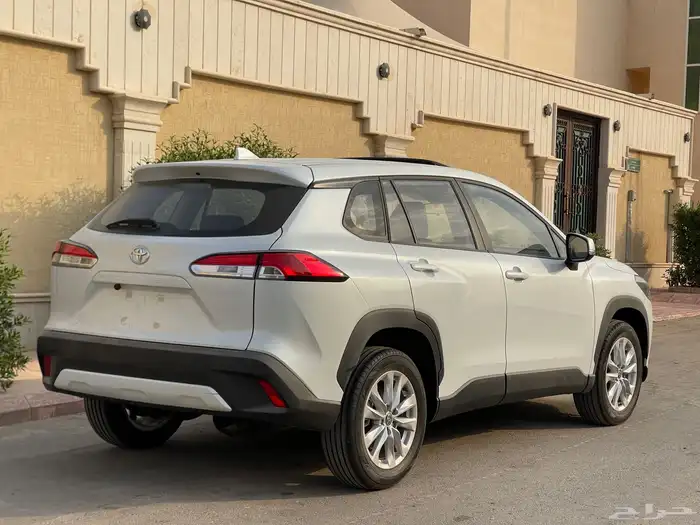 تويوتا- كورولا كروس-2025-بطاقة جمركية- بنزين- اصفار 7