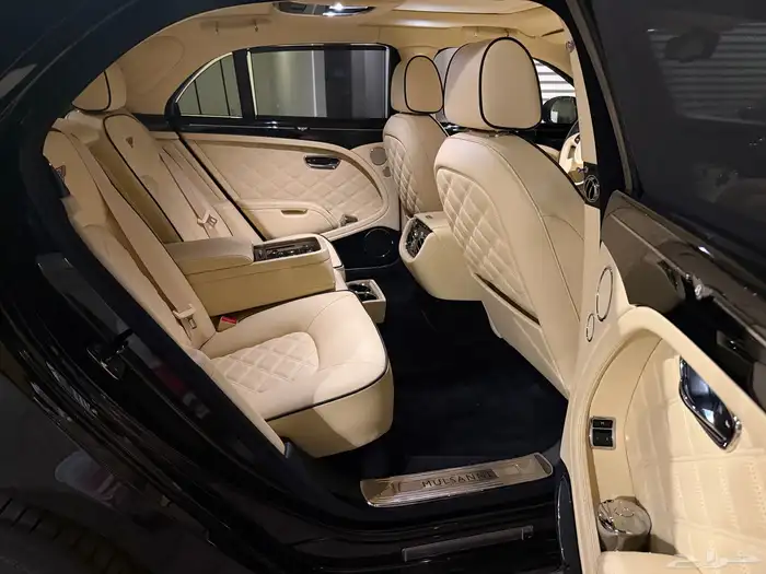 للبيع بنتلي مولسان مخزن ماشي 12 الف كيلو 3