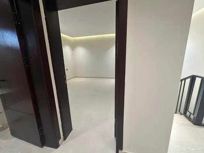 للإيجار فيلا روف علوي تبوك حي الورود ب3500 13