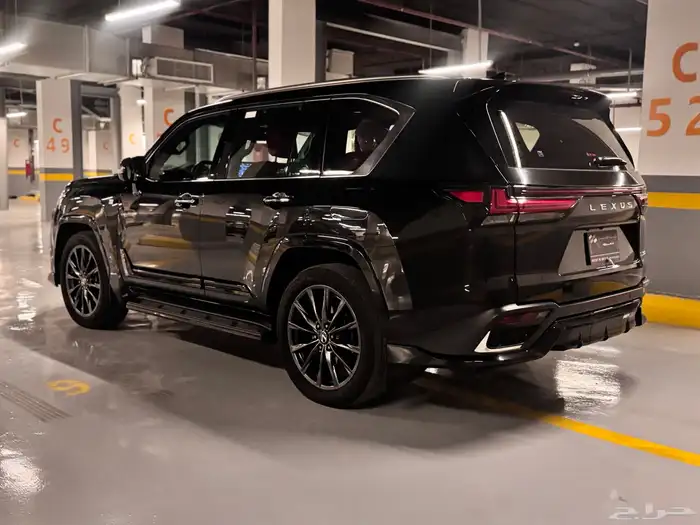 لكزس LX600 اف سبورت موديل 2024 8