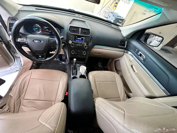 Ford Explorer  2016  47000 6