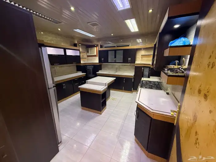 دور ارضي للايجار في حي لبن ( الشرقي ) 4