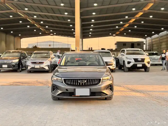 جيلي امجراند 2024 رمادي 2