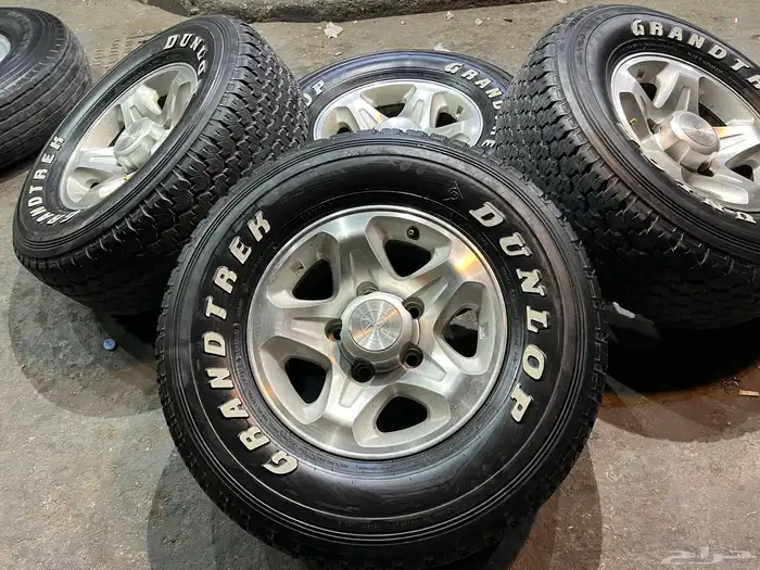 جنوط   رفرف مع كفرات دنلوب مقاس 275 70 16 تاريخ 21 10