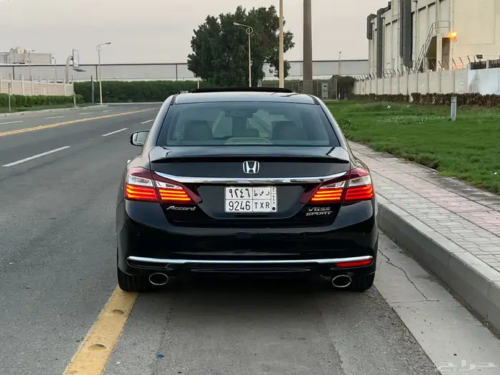 هوندا اكورد 2016 فل كامل V6 نظيفة جدا 13