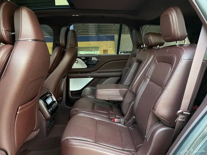 لنكولن افياتور برزدينشال 2022 على الضمان عداد 27 الف 7