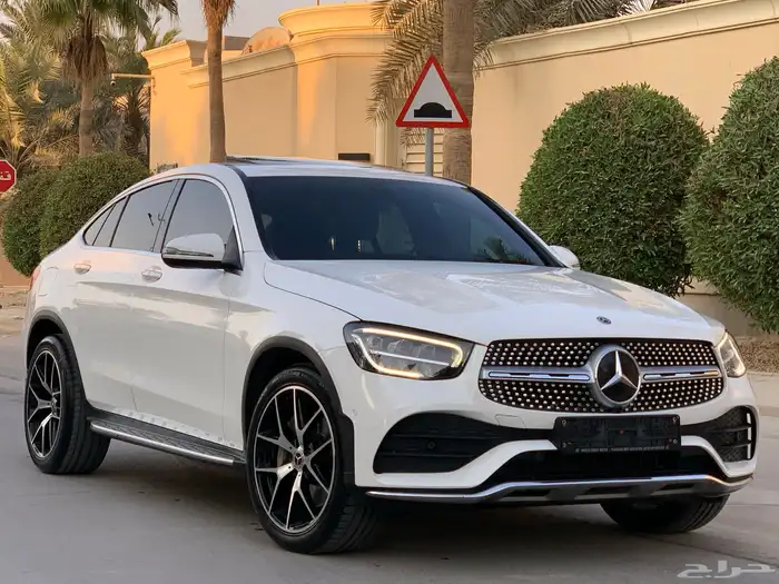 مرسيدس GLC200 موديل 2020 بحالة الوكاله ممشى 63 الف 2